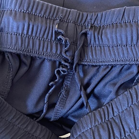 Men’s Summer Navy Blue 9” Shorts Size Small - Picture 3 of 4
